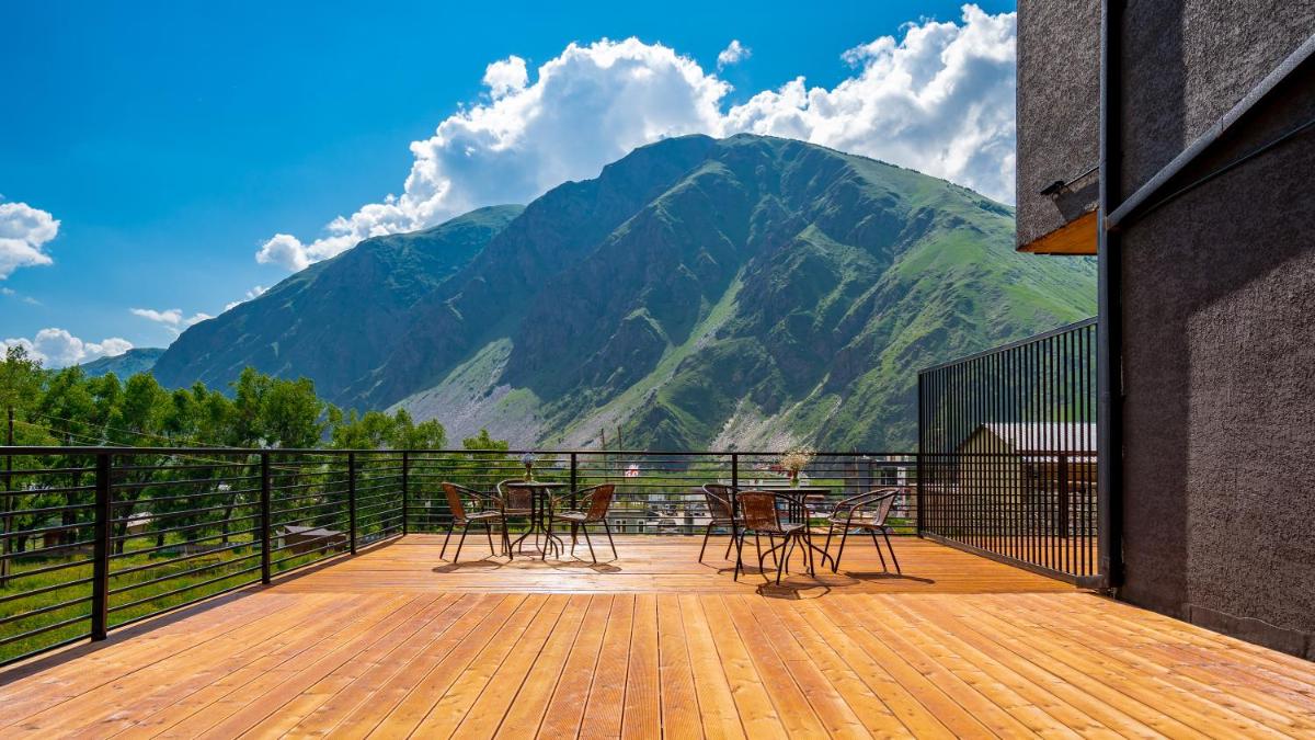 Hotel Darchi Kazbegi - Housity