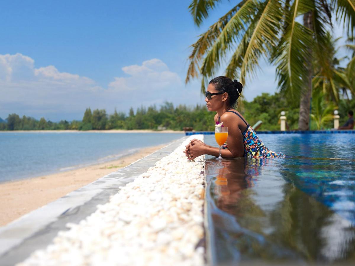 Sara Beachfront Boutique Resort - Housity