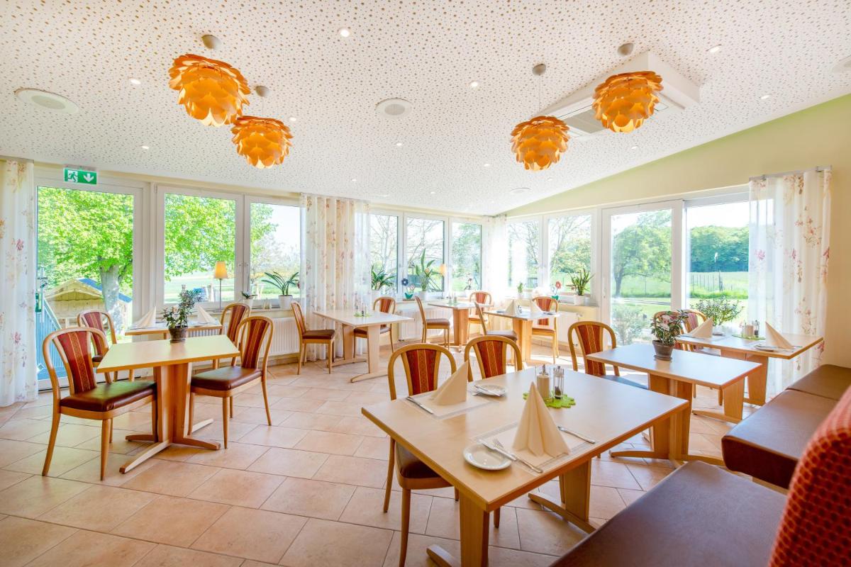 Waldesblick, Hotel-Restaurant - Housity