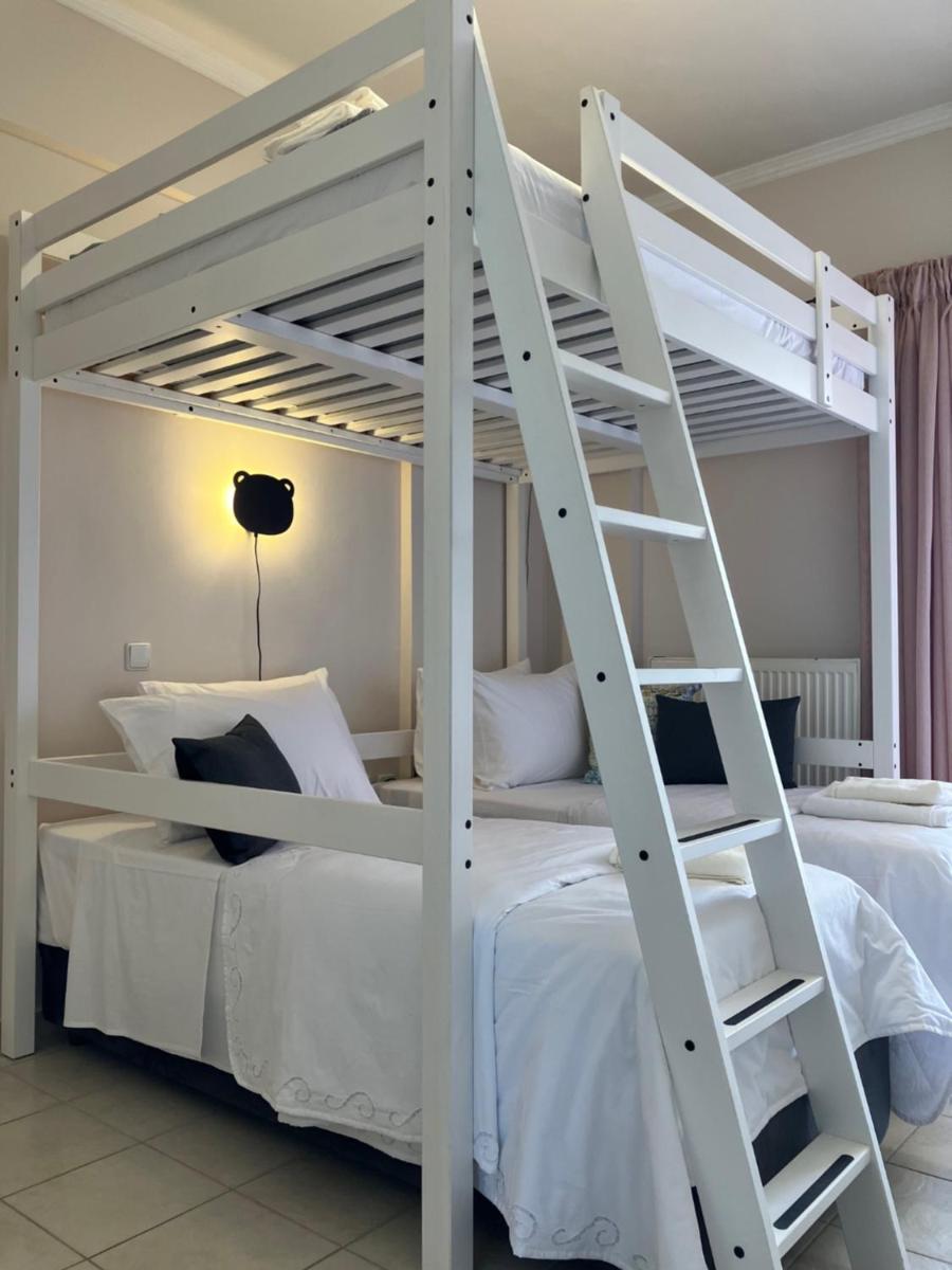 Blue Jasmine - Housity