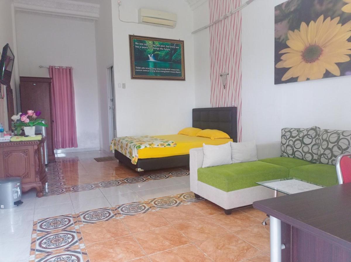 HOTEL NAYORA PRABUMULIH - Housity