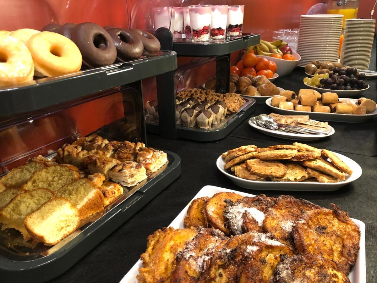 Comida en o cerca de este hotel