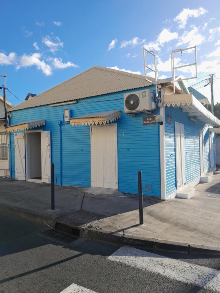 KazHôtel - Au centre ville de Saint-Denis - Housity