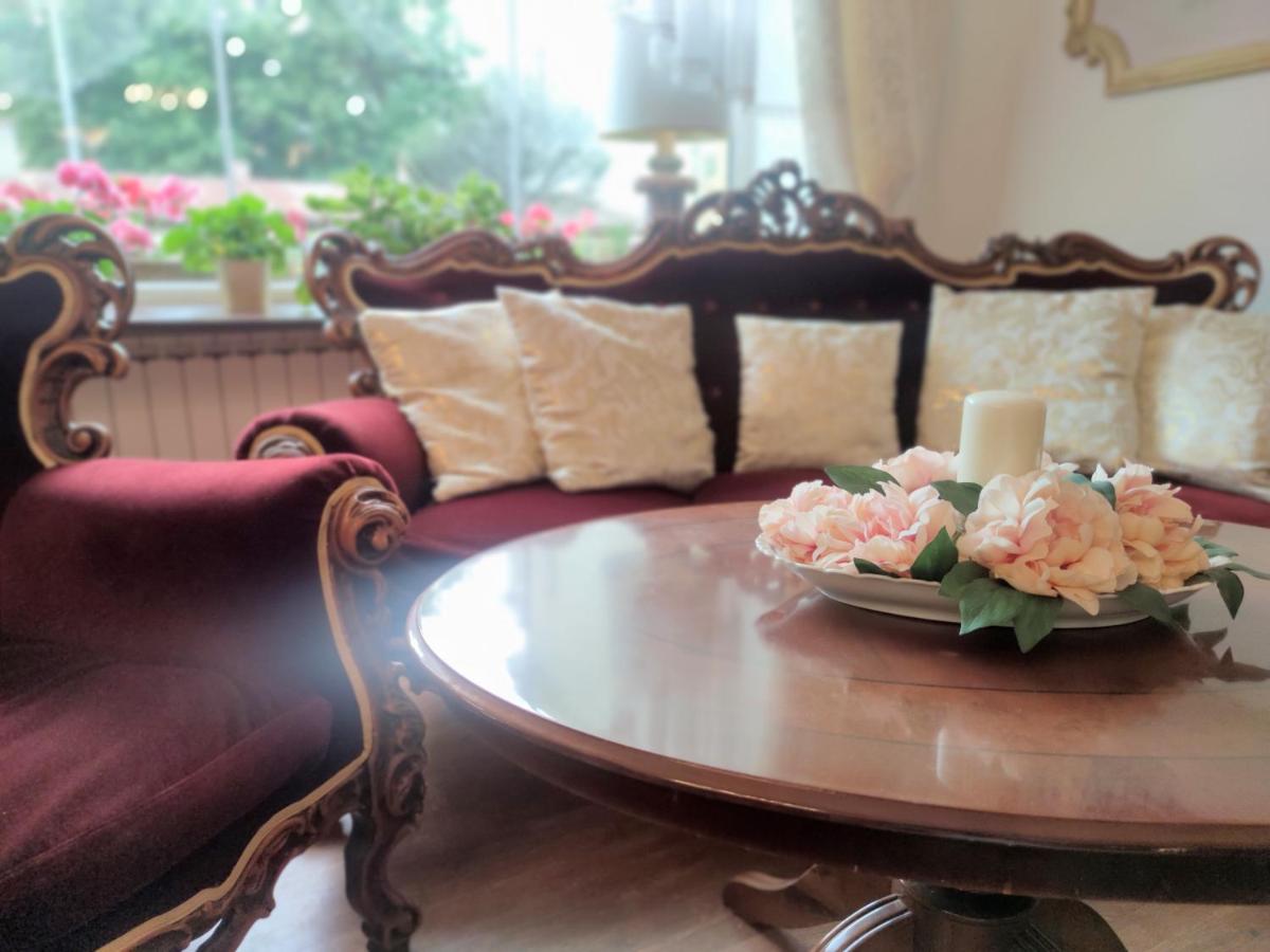 Hotel Dejmalik - Housity