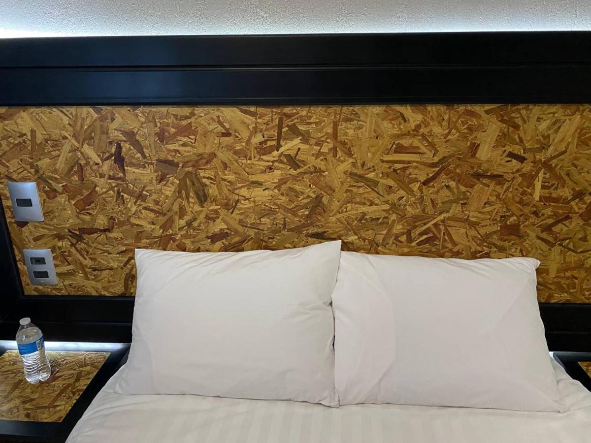 Hotel Central Pirámides - Housity