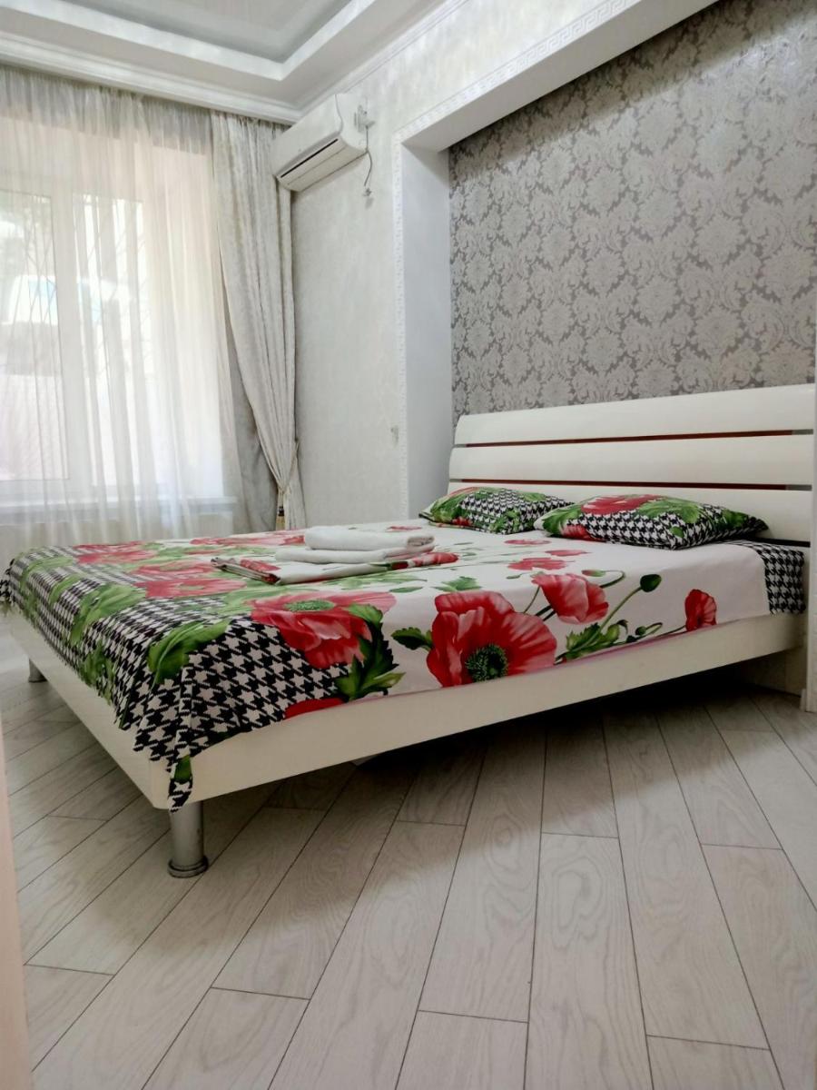 Suitetrails - Aleksandrovskiy apartments