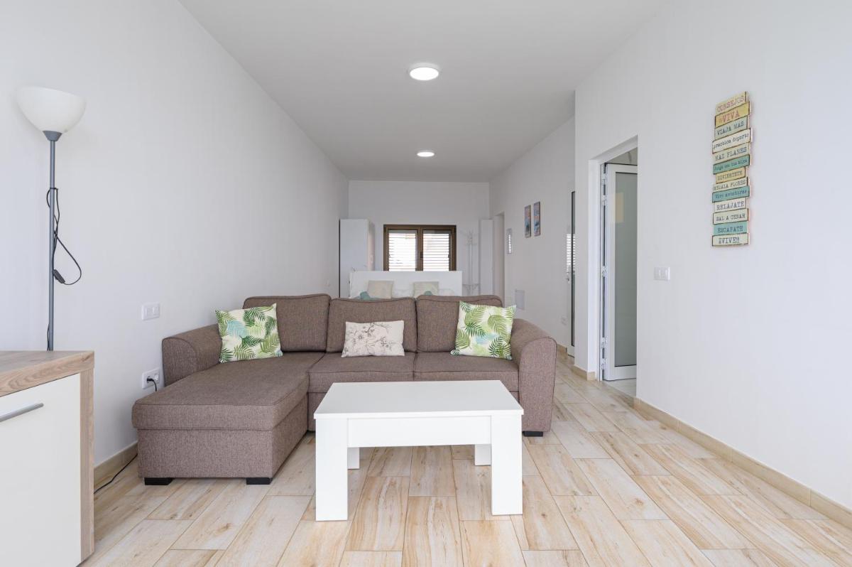 HomeForGuest The Cliff House Gran Canaria with Sea views - Housity