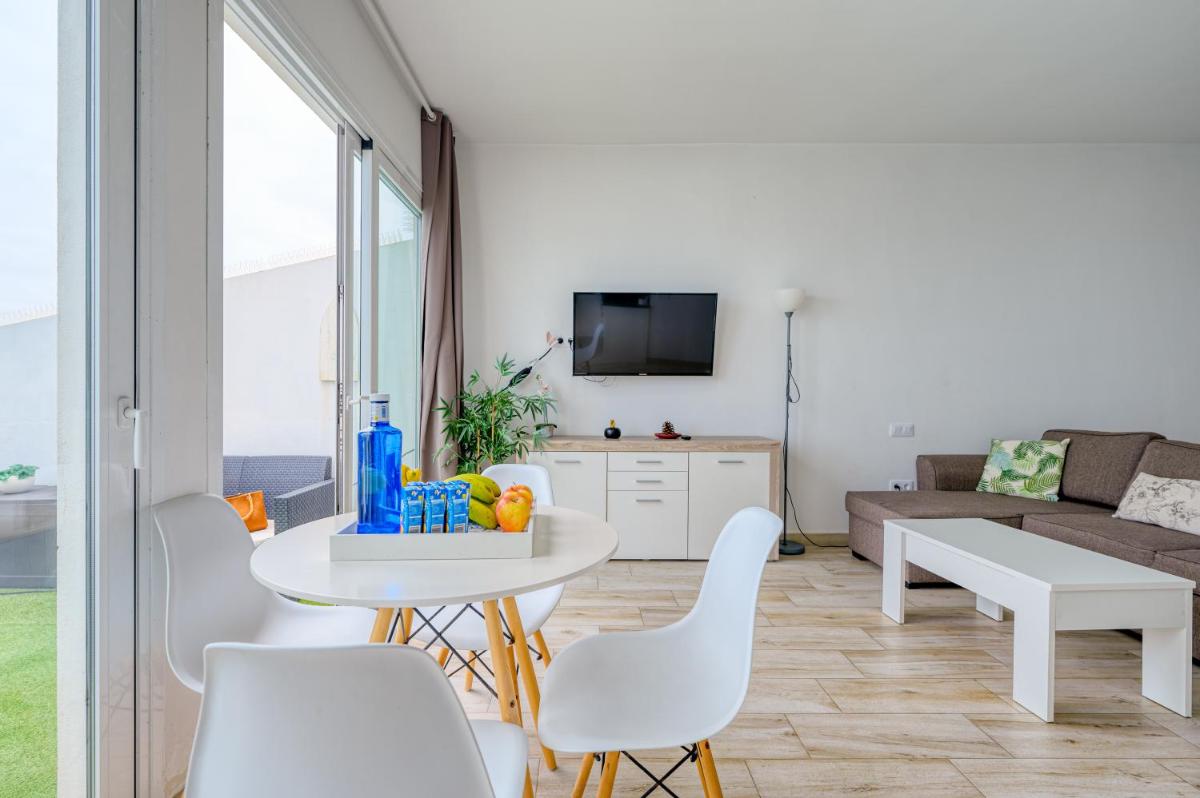 HomeForGuest The Cliff House Gran Canaria with Sea views - Housity