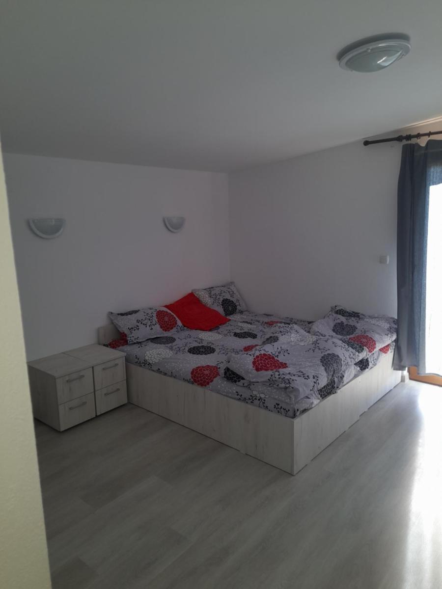 Pensiunea Cozioara - Housity
