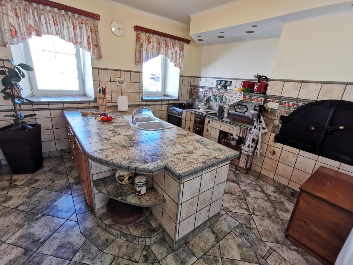 Charming village house with patio and garden - Housity
