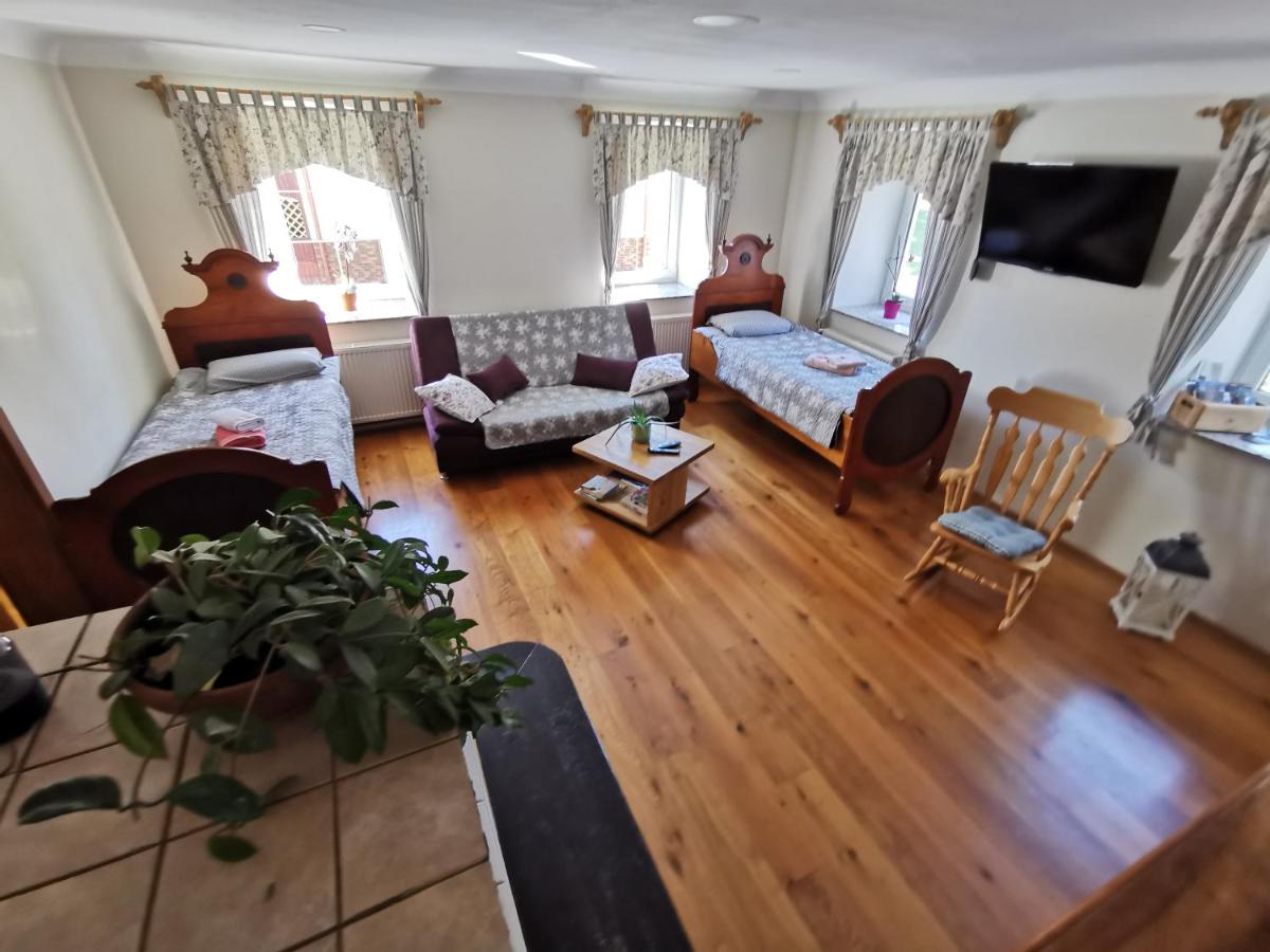Charming village house with patio and garden - Housity