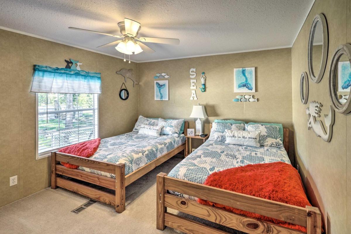 Cozy Steinhatchee House with Fire Pit and Grill! - Housity