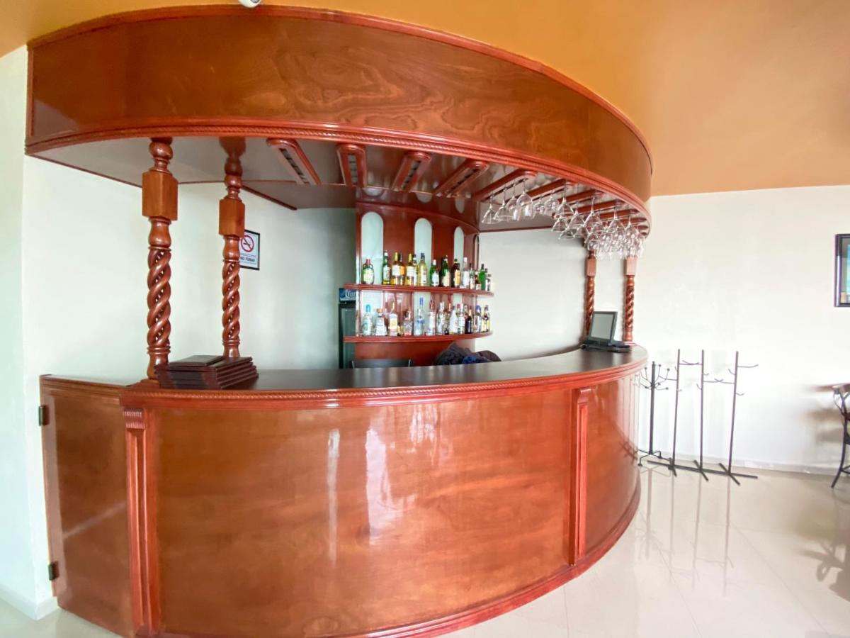 Hotel Lomas Inn - Housity