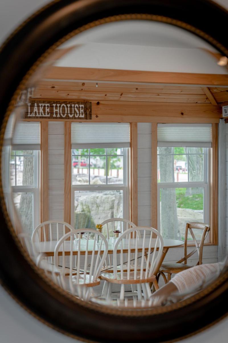 The Hideaway on the Lake! - Housity