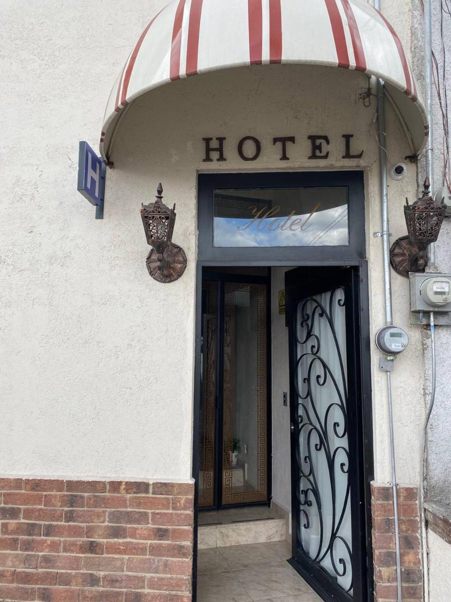 Hotel Central Pirámides - Housity