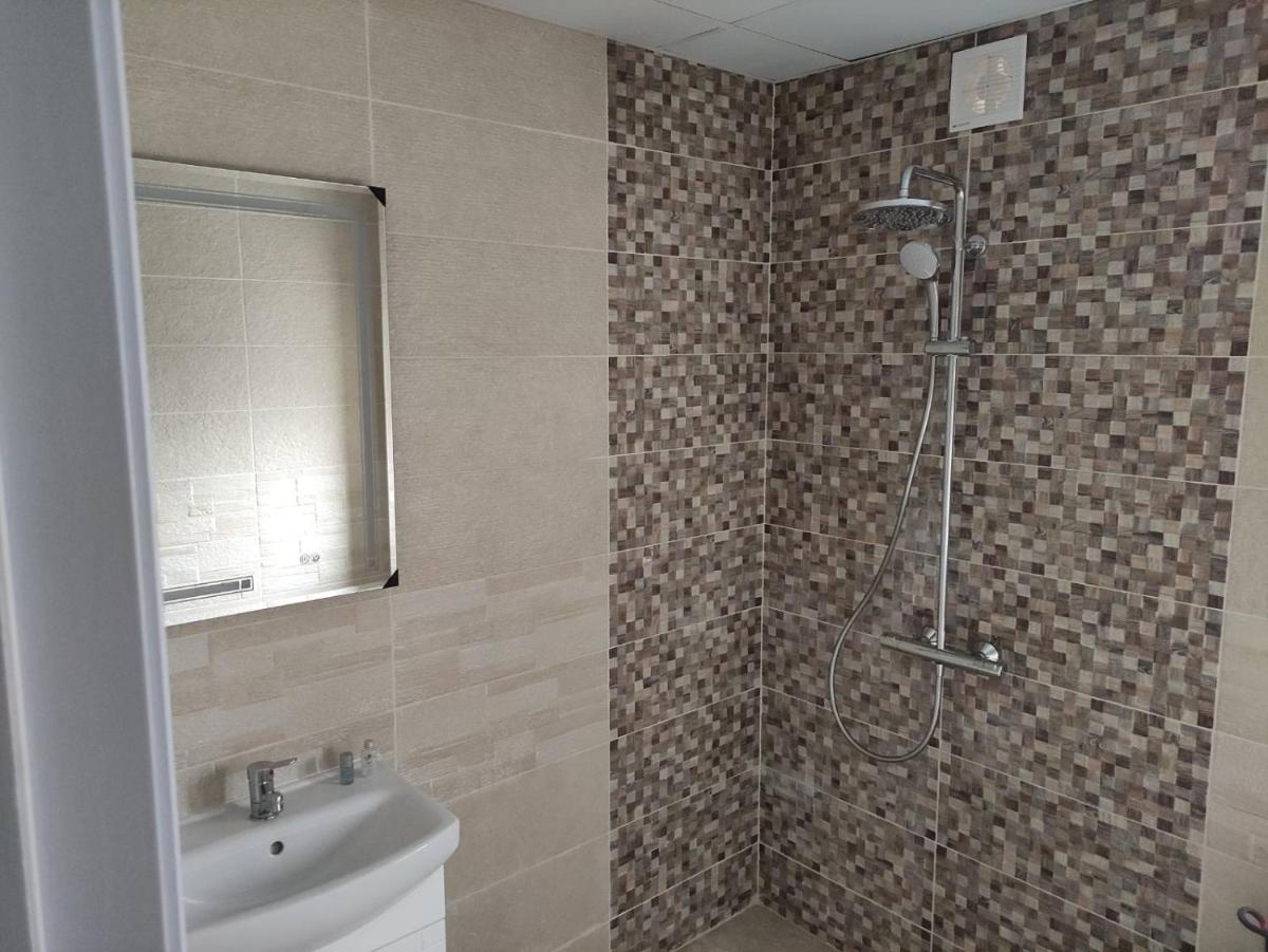 Light side Inn - Housity