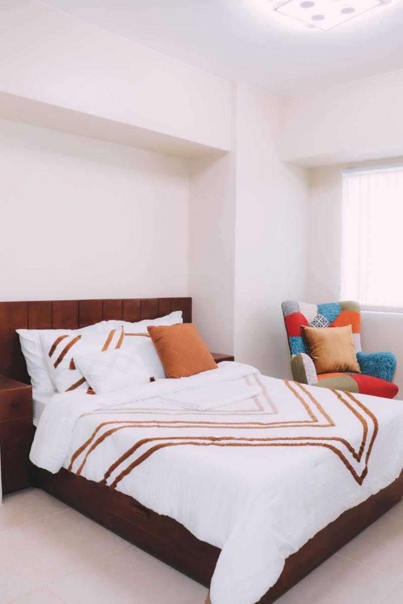 2 BedRoom Avida Storey 1 with Balcony - Housity
