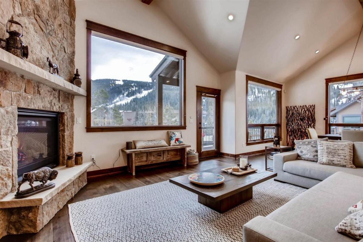 Spacious 3 Bedroom Townhome In River Run Village Within Walking Distance To Gondola And Restaurants - Housity