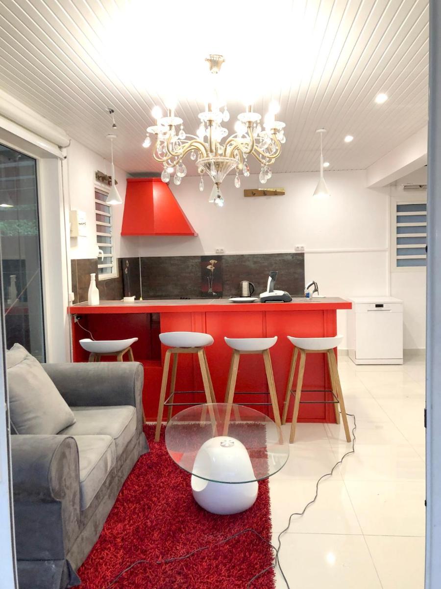 Maison paisible a Sainte Rose + Piscine partagee - Housity