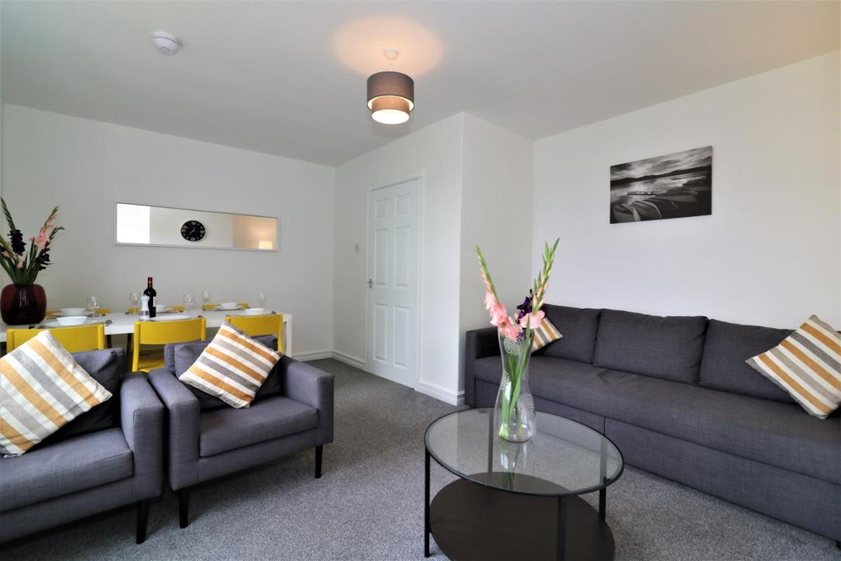 Signature - Belhaven House - Housity