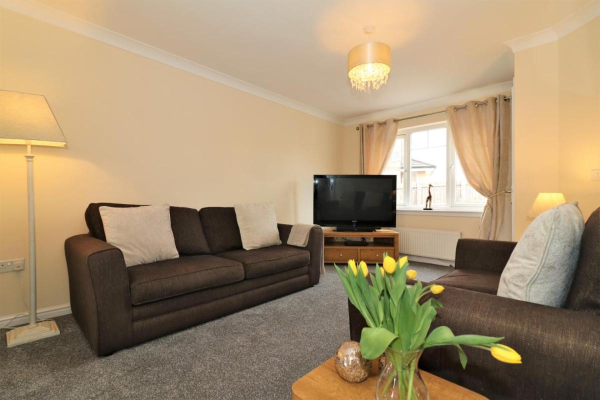 Signature - Wilkie House - Housity