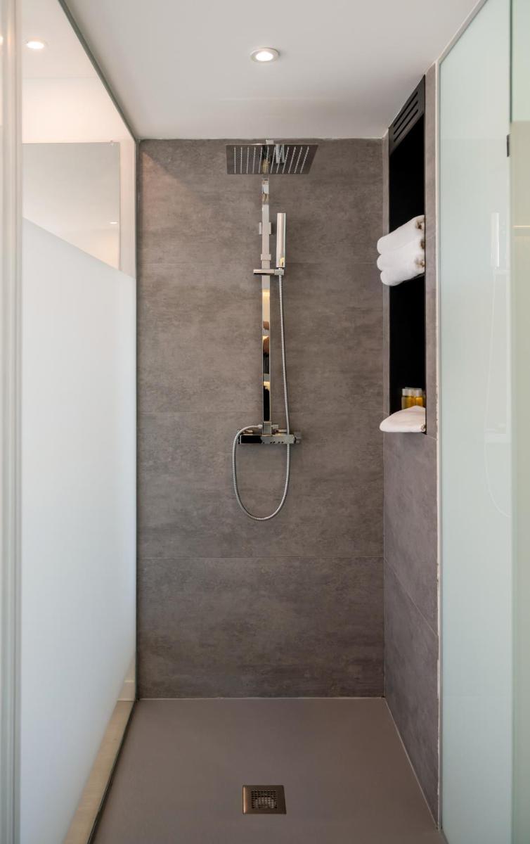 Un baño de Els Pins Resort & Spa - Emar Hotels