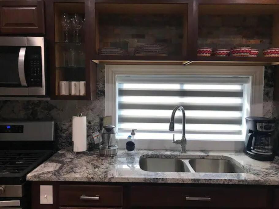 Uber Close to Ohio City, Cleveland (Upper) - Housity