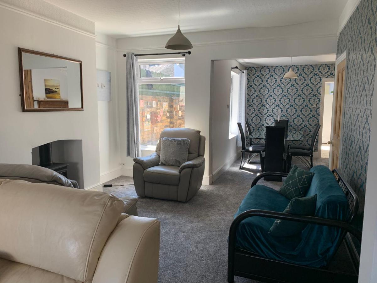 Inviting 3-Bed House in Lowestoft near the beach - Housity