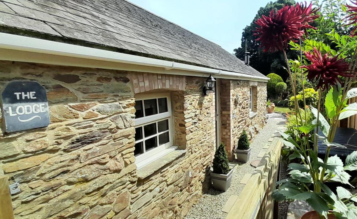 Stunning cosy barn in peaceful rural Cornwall - Housity