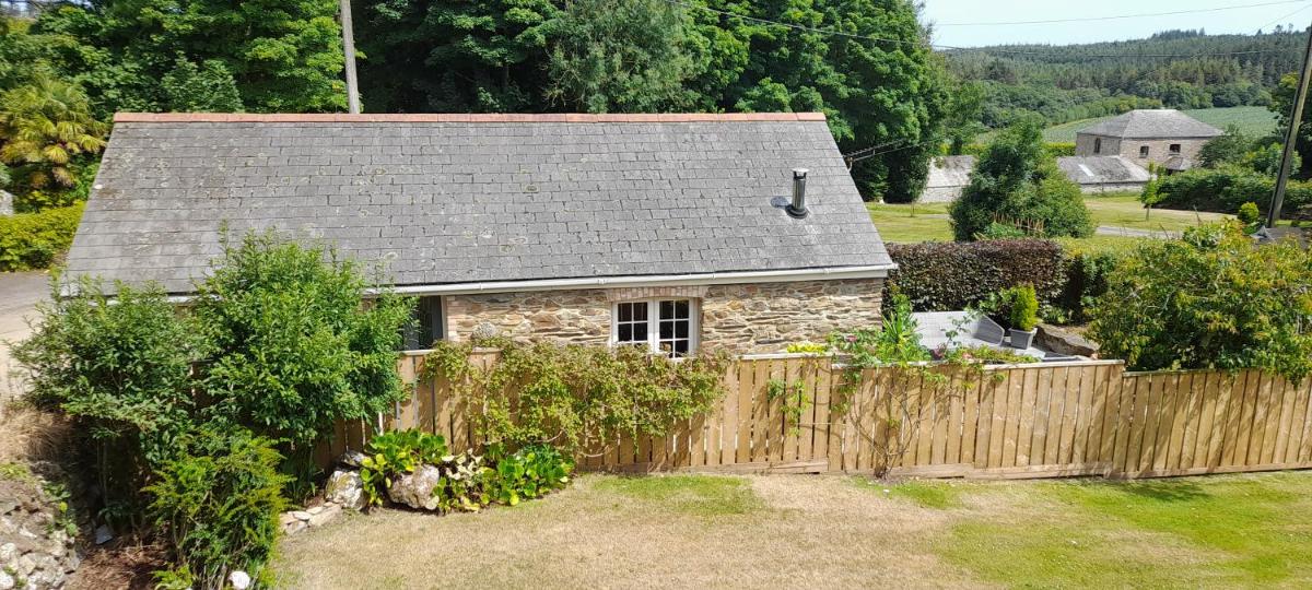 Stunning cosy barn in peaceful rural Cornwall - Housity