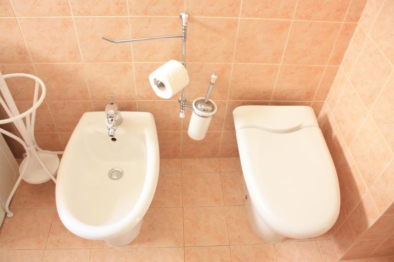 apartment at Colosseo with terrace overlooking the garden by LYON - Housity