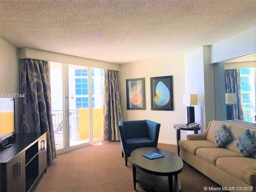 Suitetrails - Best Resort Beach Front Condo