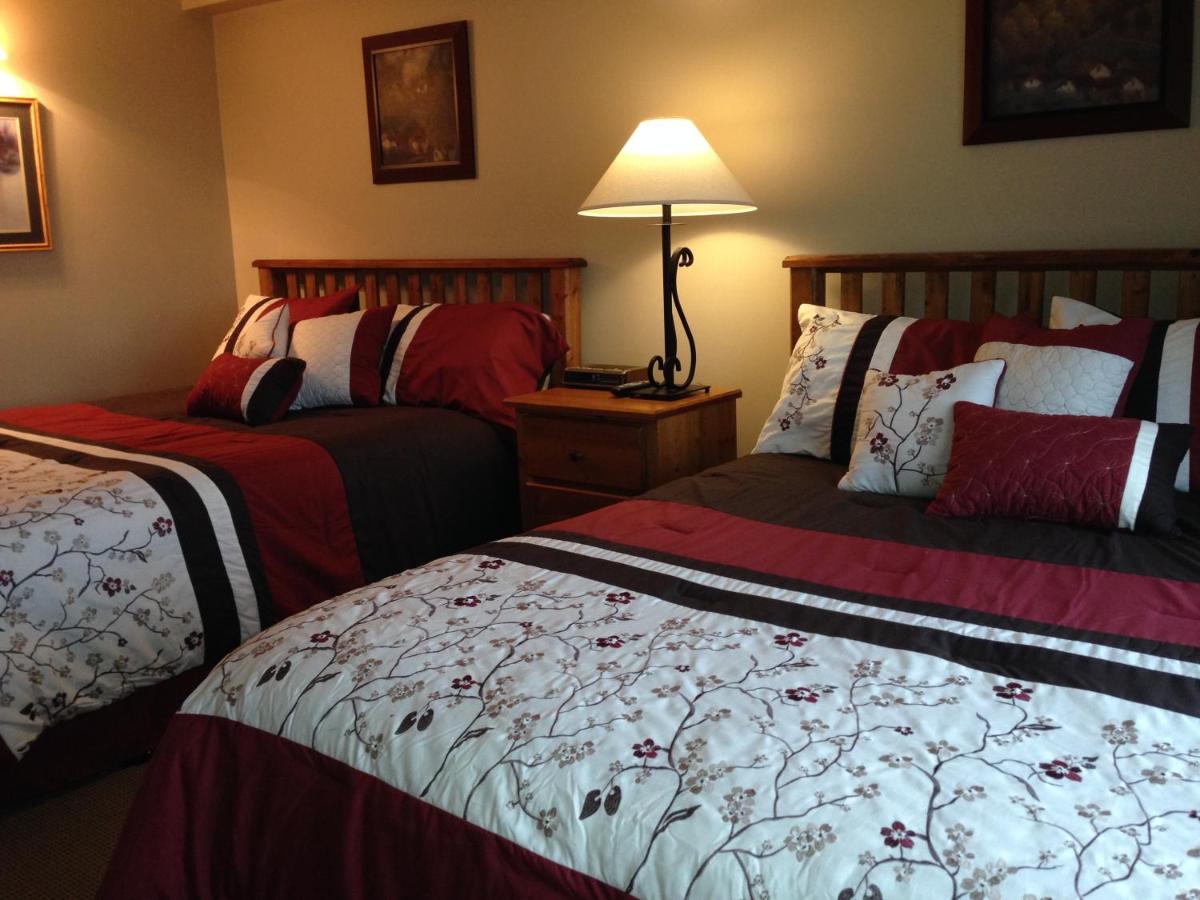 The Vance Creek Hotel & Conference Centre - Housity