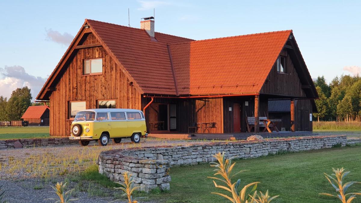 Uue-Jaani Talu puhkemaja - Housity
