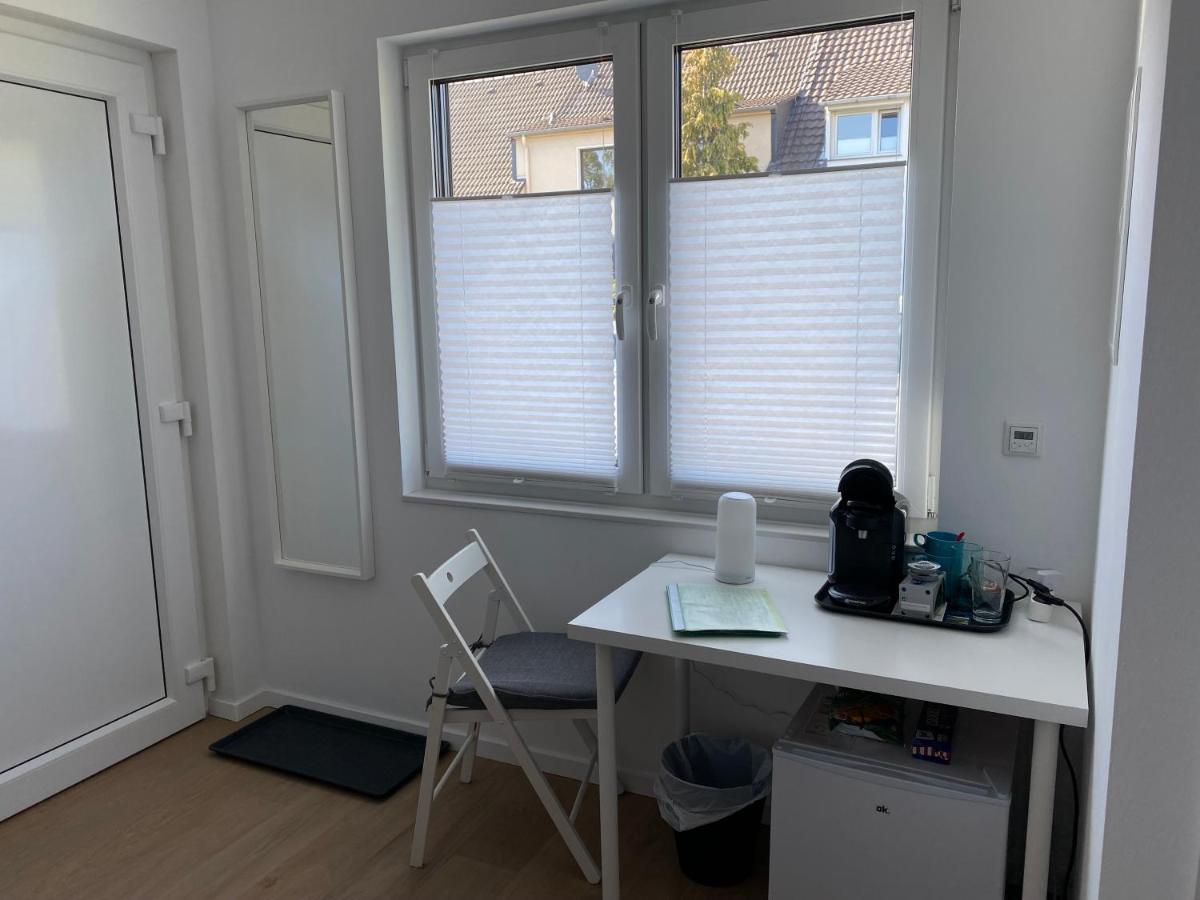 Messezimmer nahe der Düsseldorfer Messe mit eigenem Eingang und gratis Minibar - Housity