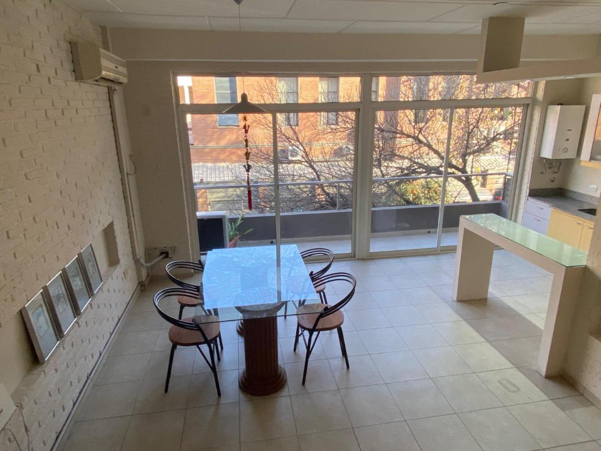 DUPLEX A PASOS DE PLAZA URQUIZA - Housity