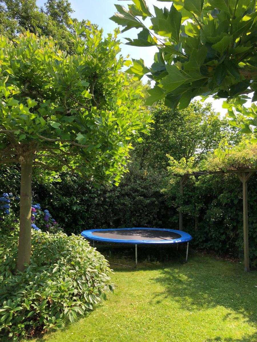 Idyllic Lakehouse - dog is welcome fenced garden - Housity