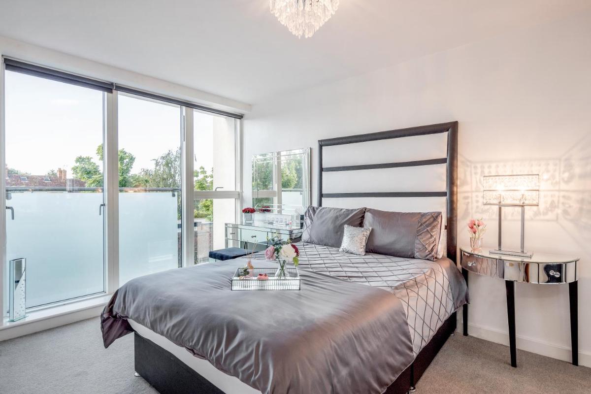 Suitetrails - SILVERINGS a Beautifully designed Luxurious Townhouse