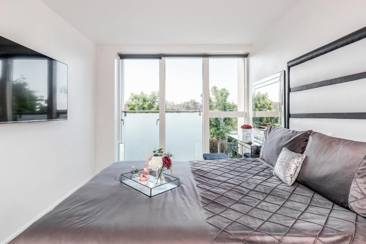 Suitetrails - SILVERINGS a Beautifully designed Luxurious Townhouse