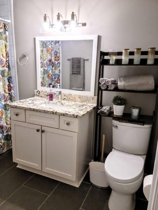 Modern home minutes from downtown ATL and airport - Housity