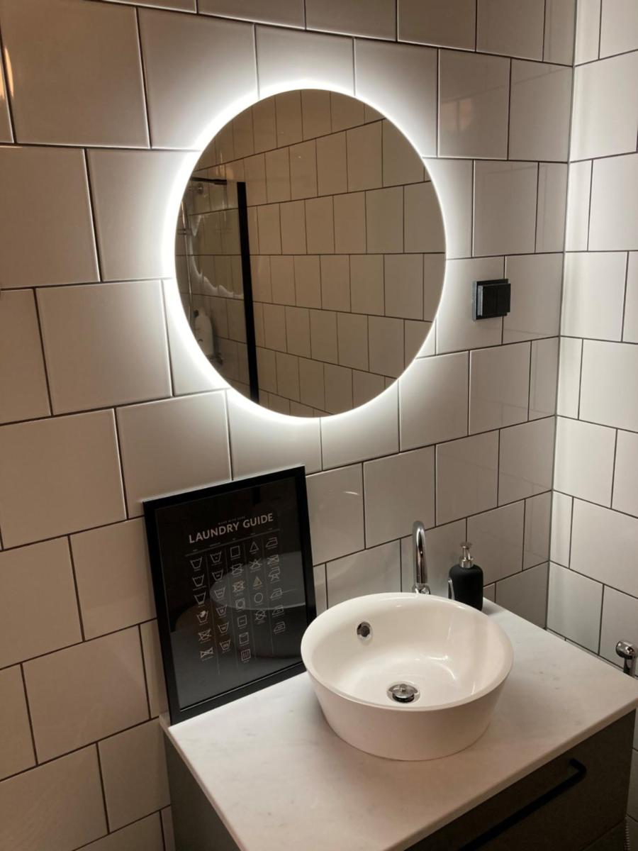 Hurmaava vierassviitti hyvällä sijainnilla! - Housity