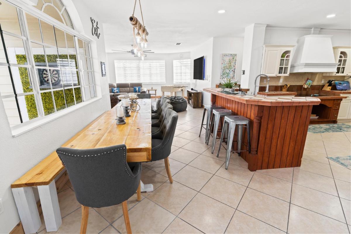 Suitetrails - UPSCALE MANSION IN THE HEART OF MIAMI WITH POOL