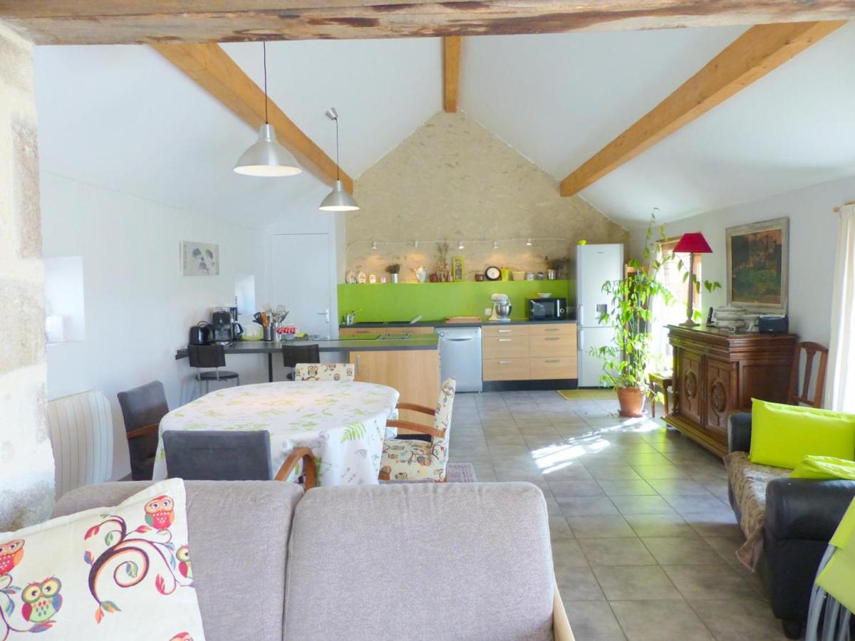 Gîte de charme en pleine nature pour 6 pers. avec cheminée, jardin de 7000 m², animaux acceptés - FR-1-489-5 - Housity