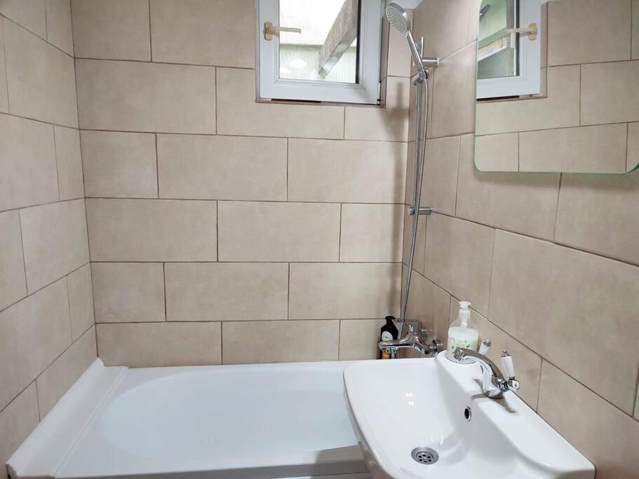 1 bedroom apartment - Housity