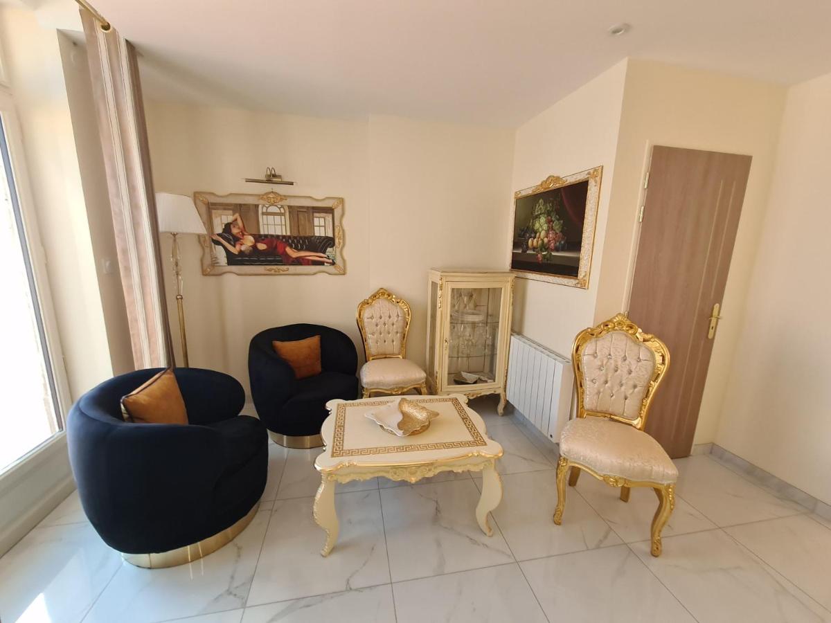 Appartement Sully-sur-Loire, 1 pièce, 2 personnes - FR-1-590-250 - Housity