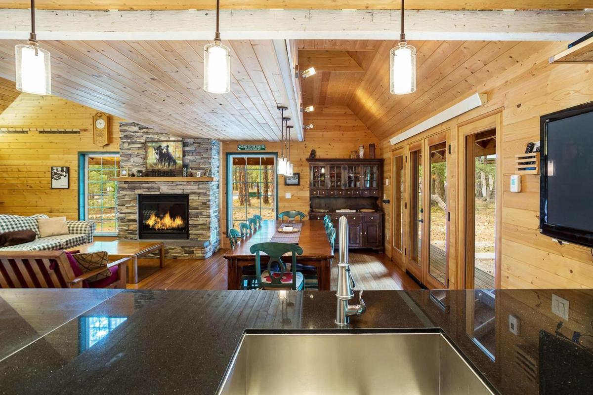 Pine Acres - Housity