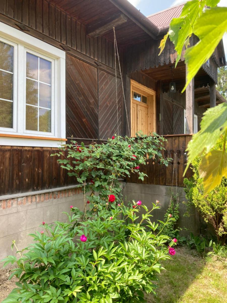 Gospodarstwo przy drodze. - Housity
