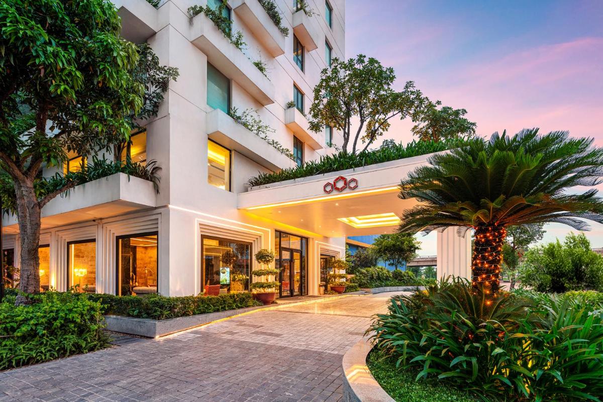 Ravatel Luxury Hotel Bac Giang - Housity