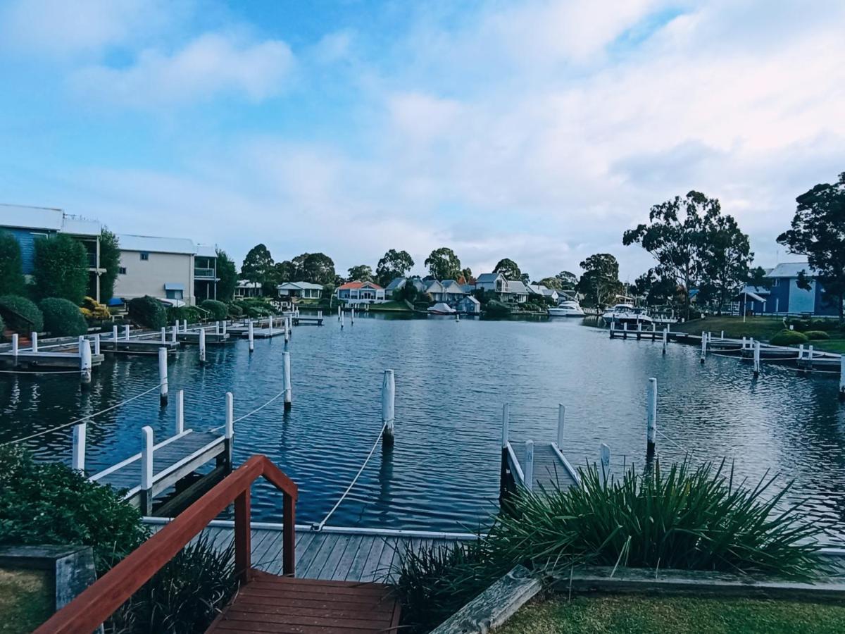 Captains Cove 1st Floor Spa Luxury Apartments - Free Netflix - Housity