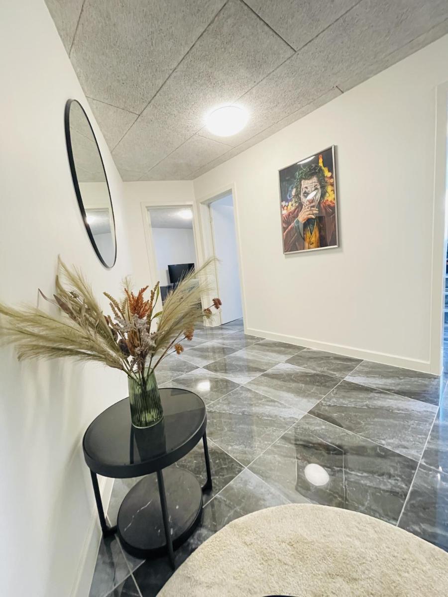 aday - Luxurious 3 bedroom - Modern Living Apartment - Housity